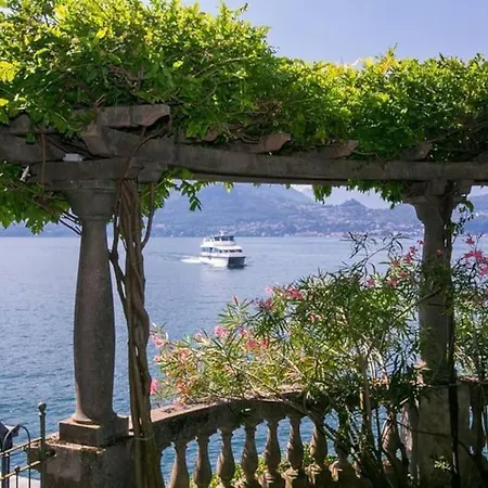 Charming Lakefront In فارينا